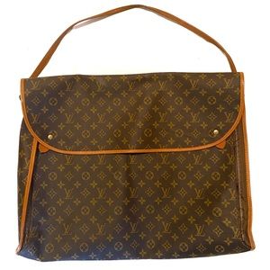 Louis Vuitton shoulder bag unisex! Huge bag